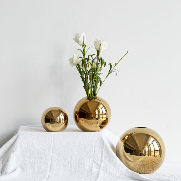 H736ebbb786474174afaf36239004aacdF.jpg Gold Ceramic Vase