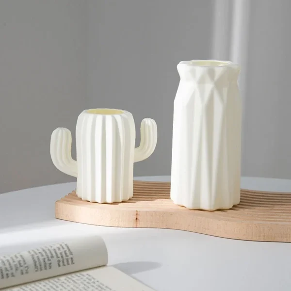 Shatterproof Nordic Floral Vase