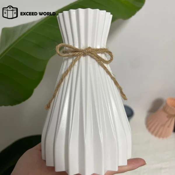 White Modern Flower Vase