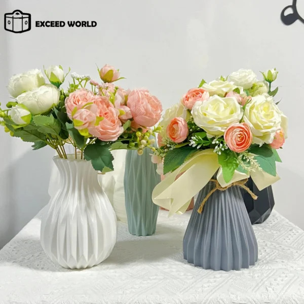 White Modern Flower Vase