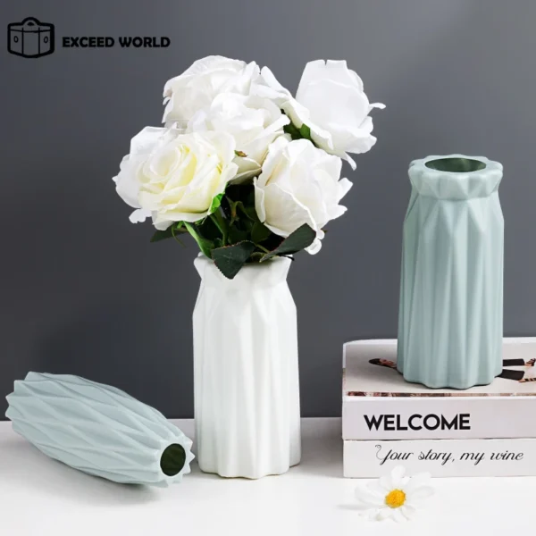 White Modern Flower Vase