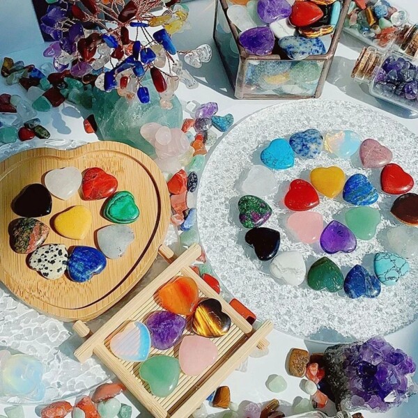 heart crystal gravel stones
