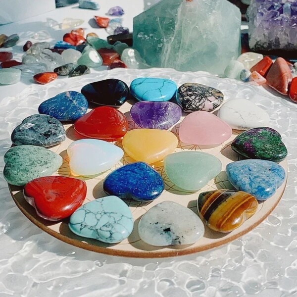 heart crystal gravel stones