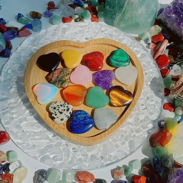 heart crystal gravel stones